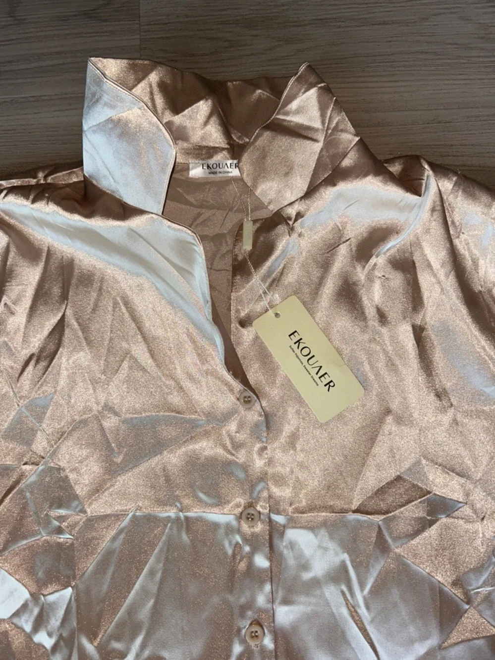 Ekouaer Satin Pajama Set M Champagne NWT LS Lounge Sleepwear Sheen Glam Relax